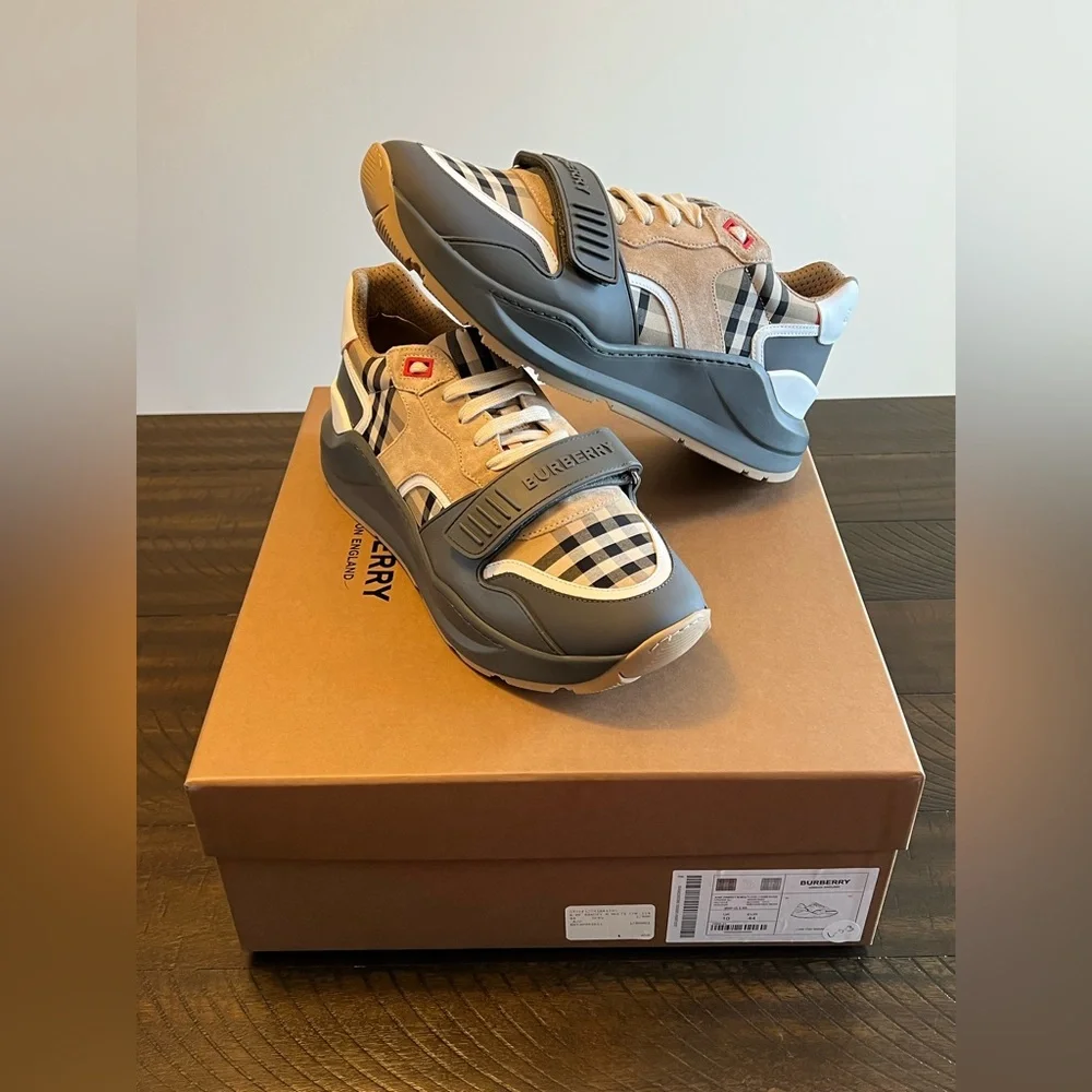 Vintage Burberry Ramsey Grey/Archive Beige Checkerboard Size 44 EU 8031098 NIB